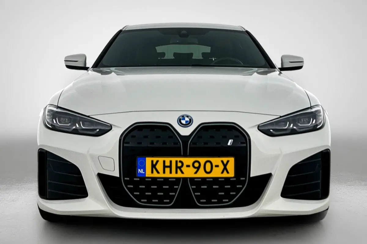 EDrive35 70 kWh M-sportpakket SoH 93,46%(1e Eig, Dealer OndH, Navi Pro, Camera, Carplay, Addapt Cruise, StoelV, PDC V+A,Etc
