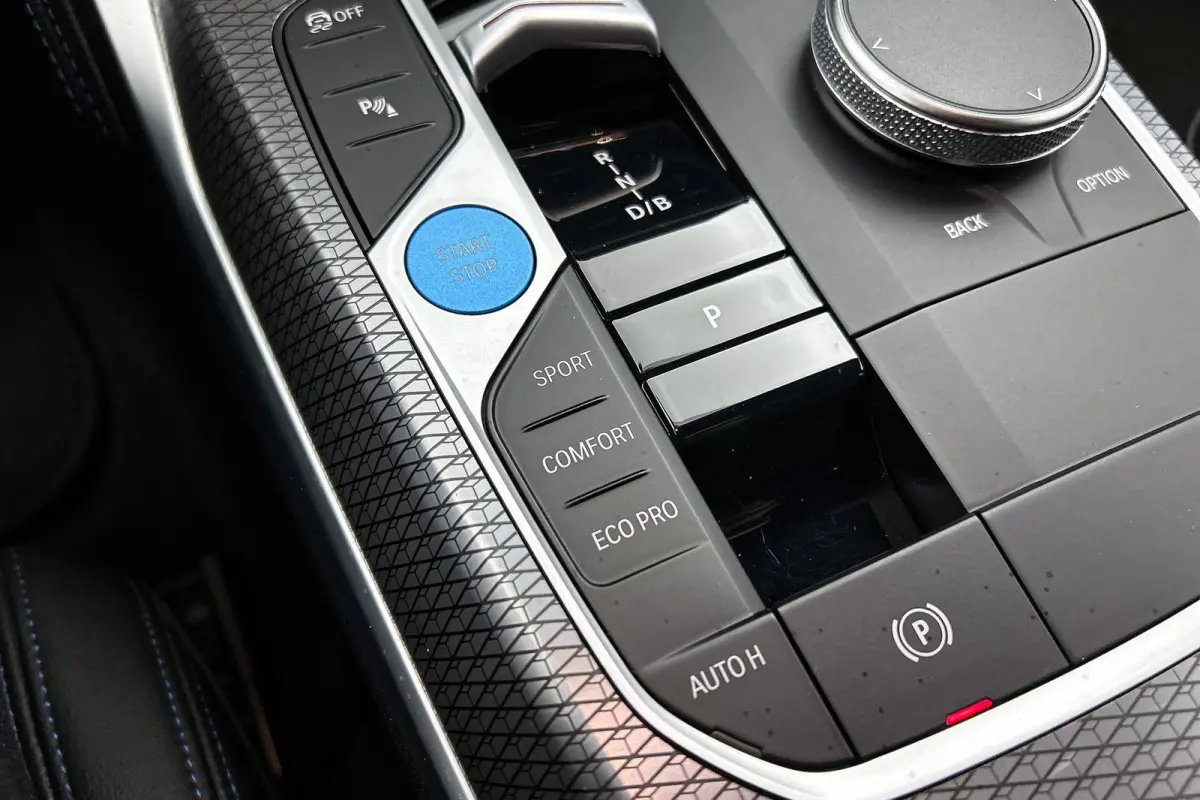 EDrive35 70 kWh M-sportpakket SoH 93,46%(1e Eig, Dealer OndH, Navi Pro, Camera, Carplay, Addapt Cruise, StoelV, PDC V+A,Etc