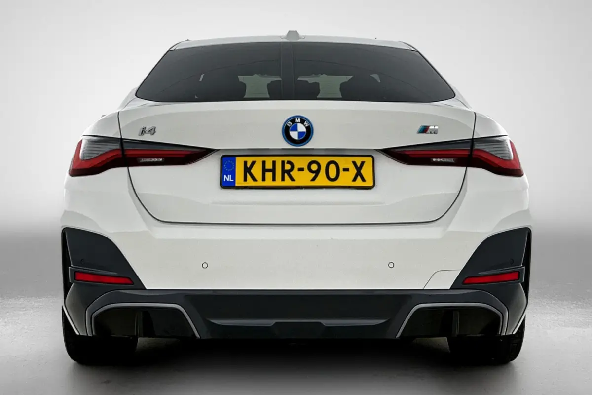 EDrive35 70 kWh M-sportpakket SoH 93,46%(1e Eig, Dealer OndH, Navi Pro, Camera, Carplay, Addapt Cruise, StoelV, PDC V+A,Etc
