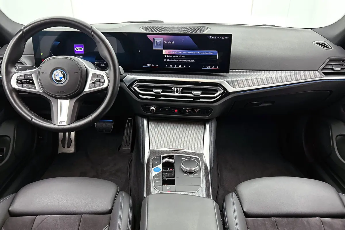 EDrive35 70 kWh M-sportpakket SoH 93,46%(1e Eig, Dealer OndH, Navi Pro, Camera, Carplay, Addapt Cruise, StoelV, PDC V+A,Etc