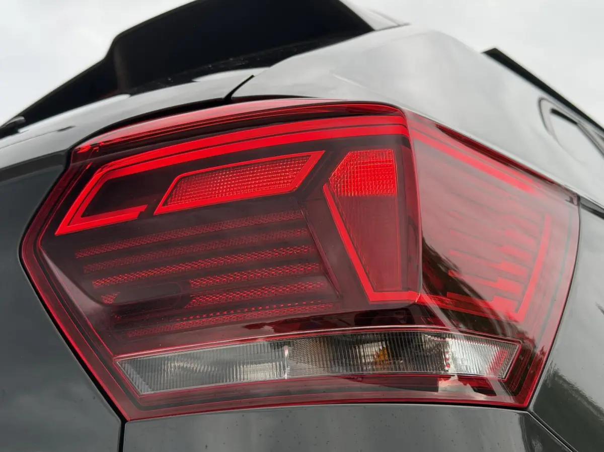1.0 TSI Highline Business R Panoramadak | LED verlichting | Climate control | Cruise control adaptief | 16 inch lichtmetalen velgen | Drive mode selection | Parkeersensoren voor en achter