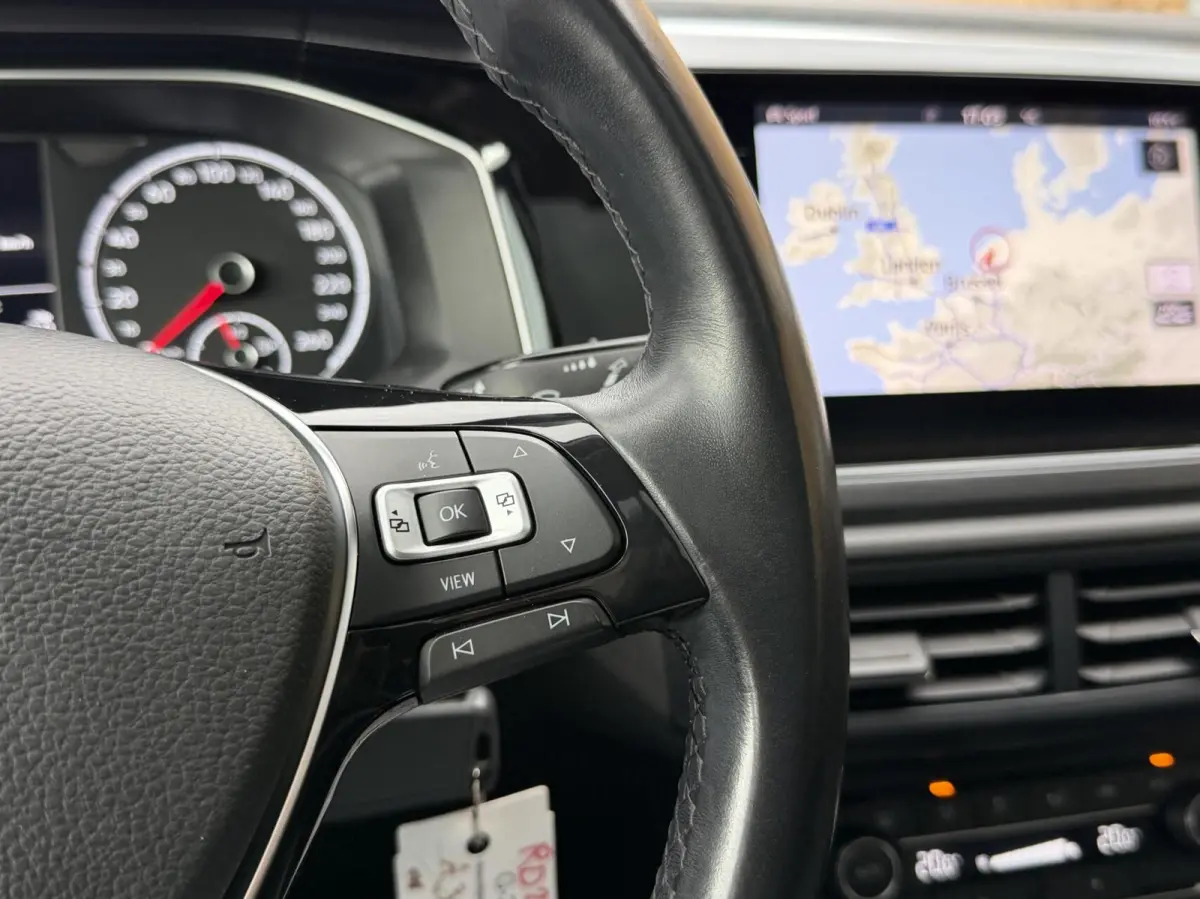 1.0 TSI Highline Business R Panoramadak | LED verlichting | Climate control | Cruise control adaptief | 16 inch lichtmetalen velgen | Drive mode selection | Parkeersensoren voor en achter