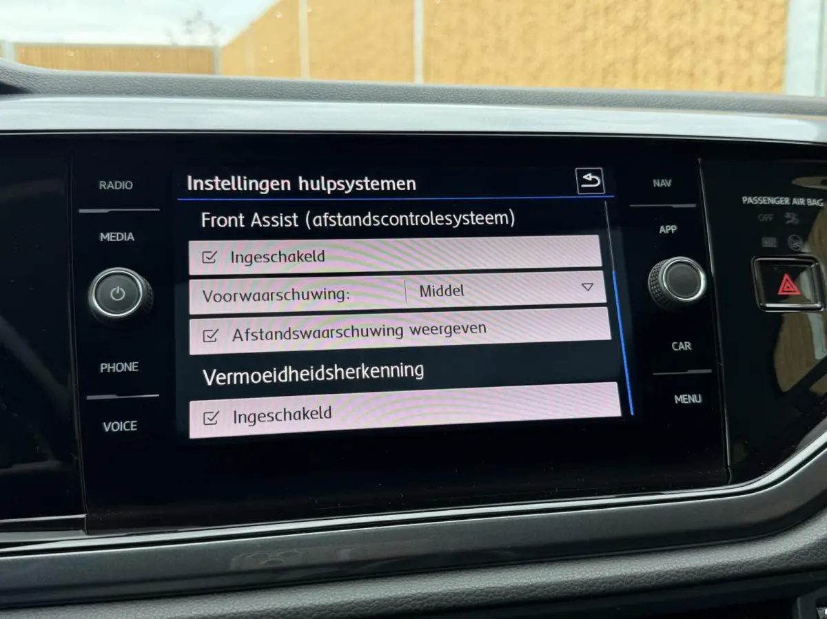 1.0 TSI Highline Business R Panoramadak | LED verlichting | Climate control | Cruise control adaptief | 16 inch lichtmetalen velgen | Drive mode selection | Parkeersensoren voor en achter