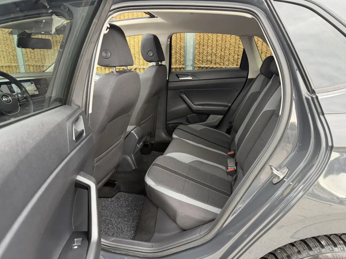 1.0 TSI Highline Business R Panoramadak | LED verlichting | Climate control | Cruise control adaptief | 16 inch lichtmetalen velgen | Drive mode selection | Parkeersensoren voor en achter