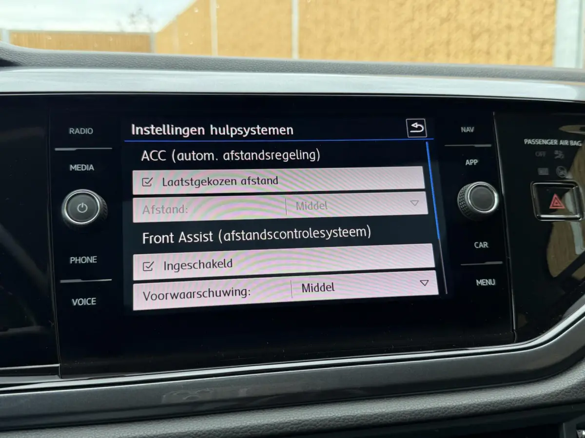 1.0 TSI Highline Business R Panoramadak | LED verlichting | Climate control | Cruise control adaptief | 16 inch lichtmetalen velgen | Drive mode selection | Parkeersensoren voor en achter