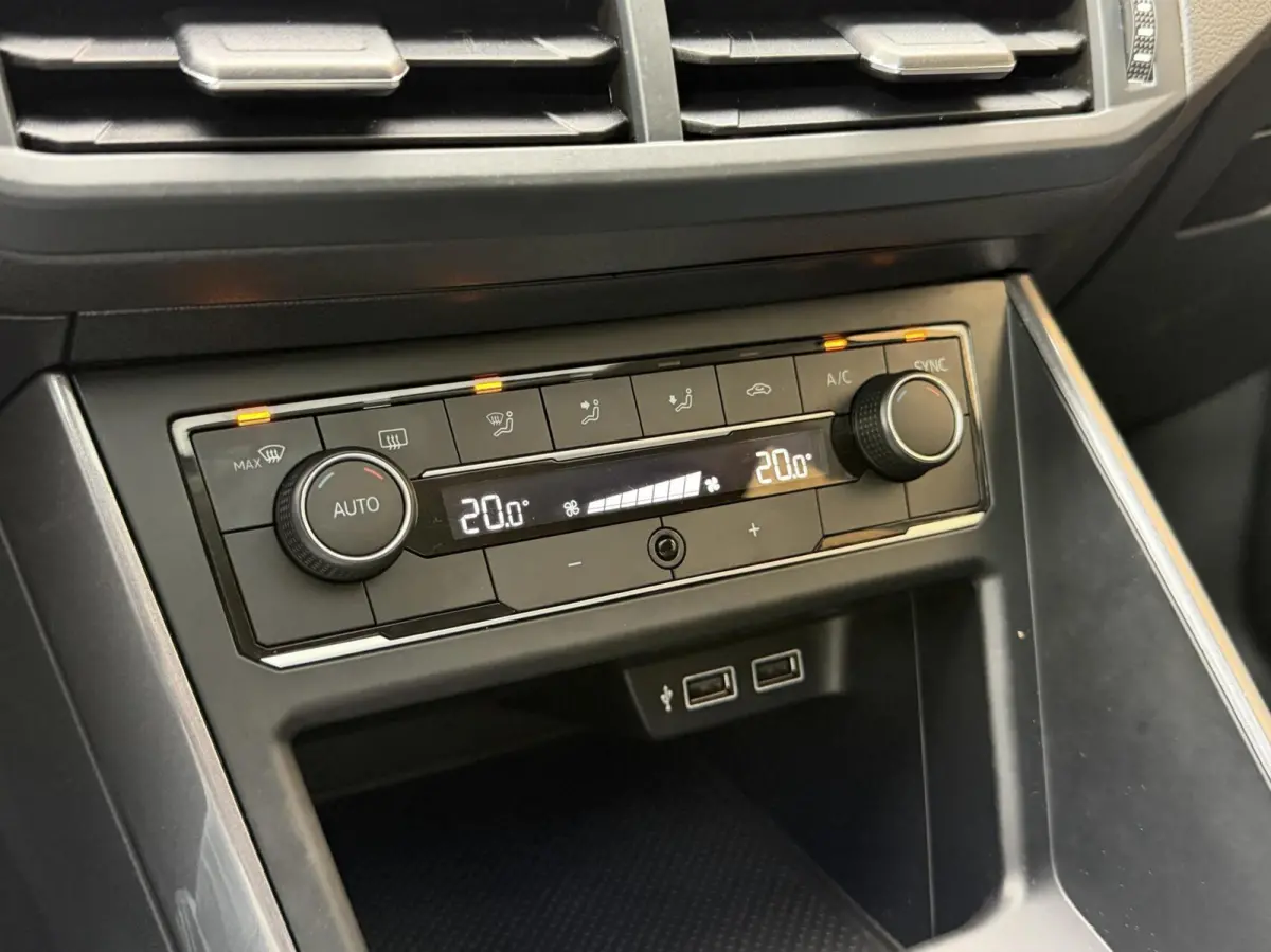 1.0 TSI Highline Business R Panoramadak | LED verlichting | Climate control | Cruise control adaptief | 16 inch lichtmetalen velgen | Drive mode selection | Parkeersensoren voor en achter