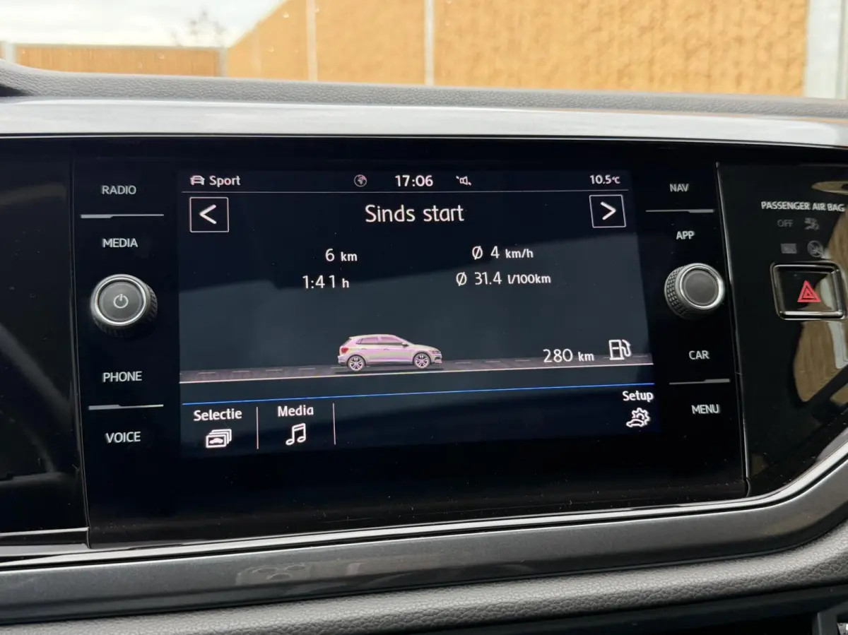 1.0 TSI Highline Business R Panoramadak | LED verlichting | Climate control | Cruise control adaptief | 16 inch lichtmetalen velgen | Drive mode selection | Parkeersensoren voor en achter