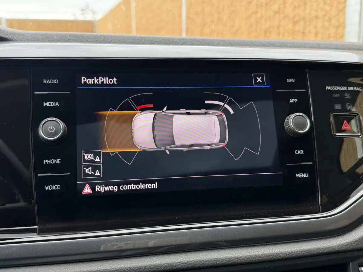 1.0 TSI Highline Business R Panoramadak | LED verlichting | Climate control | Cruise control adaptief | 16 inch lichtmetalen velgen | Drive mode selection | Parkeersensoren voor en achter