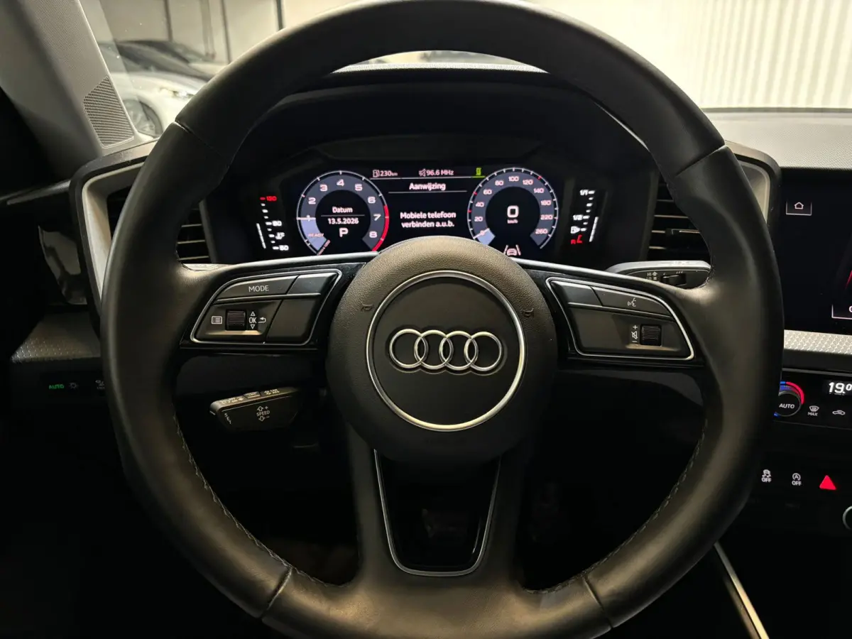 30 TFSI S edition camera, virtual