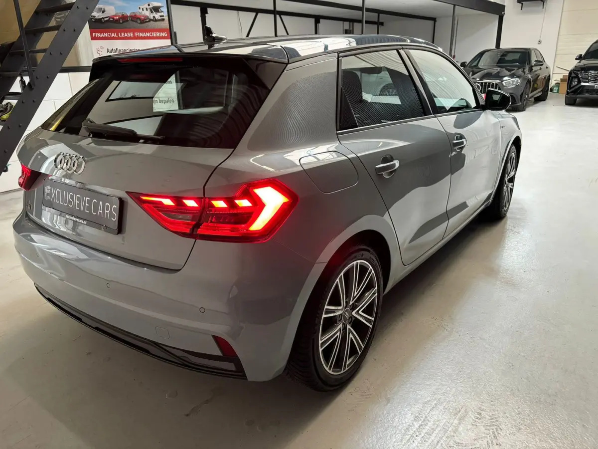 30 TFSI S edition camera, virtual