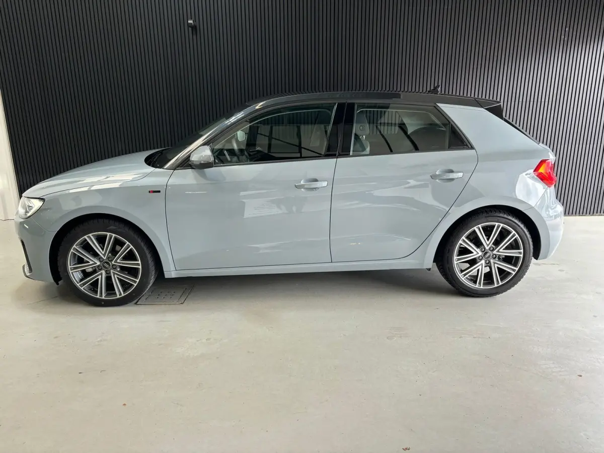 30 TFSI S edition camera, virtual