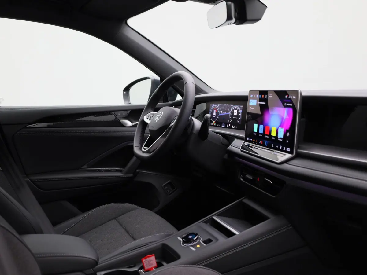 1.5 eHybrid Life Edition 204PK | Navigatie | Adaptieve cruise control | Stoel en Stuurverwarming | 360 camera | Trekhaak | Elektrische Klep | 18"inch Napoli velgen | Design pakket Dark |