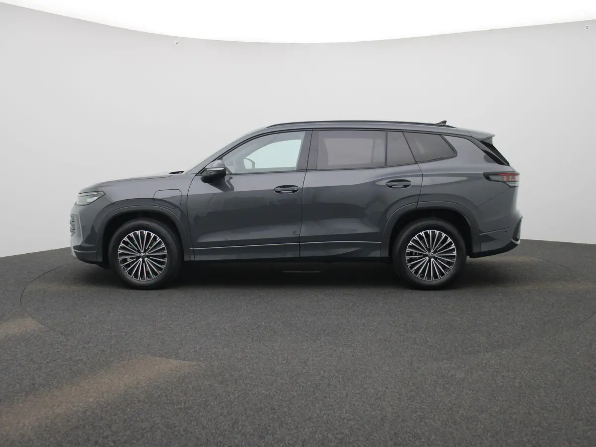 1.5 eHybrid Life Edition 204PK | Navigatie | Adaptieve cruise control | Stoel en Stuurverwarming | 360 camera | Trekhaak | Elektrische Klep | 18"inch Napoli velgen | Design pakket Dark |