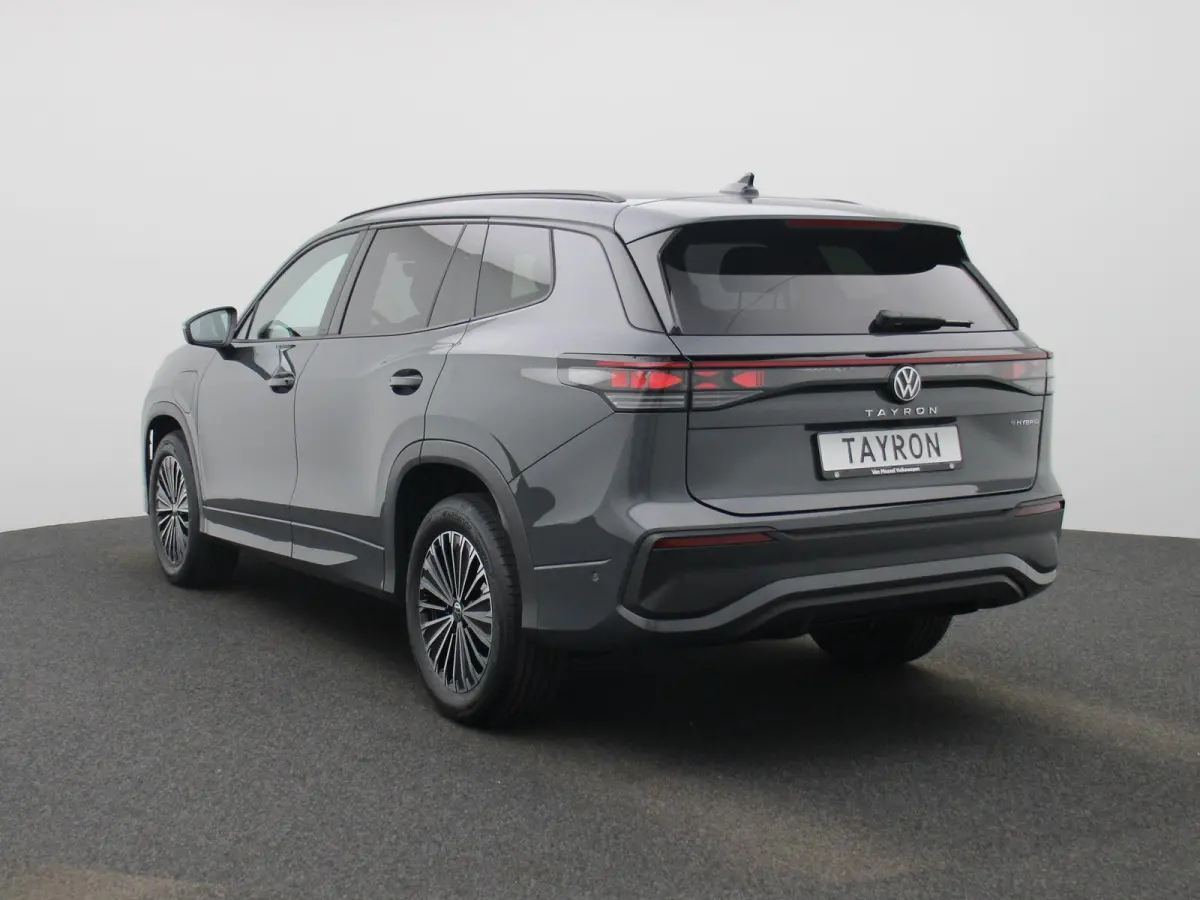 1.5 eHybrid Life Edition 204PK | Navigatie | Adaptieve cruise control | Stoel en Stuurverwarming | 360 camera | Trekhaak | Elektrische Klep | 18"inch Napoli velgen | Design pakket Dark |