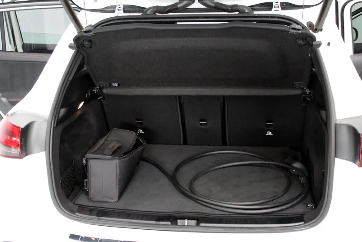 250 AMG Line 67 kWh 191PK, RIJKLAAR | ALCANTARA/LEER | CAMERA | STOELVERWARMING | 20" LM-VELGEN
