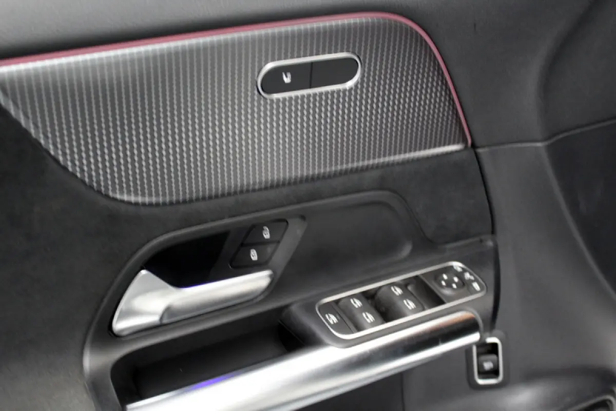 250 AMG Line 67 kWh 191PK, RIJKLAAR | ALCANTARA/LEER | CAMERA | STOELVERWARMING | 20" LM-VELGEN