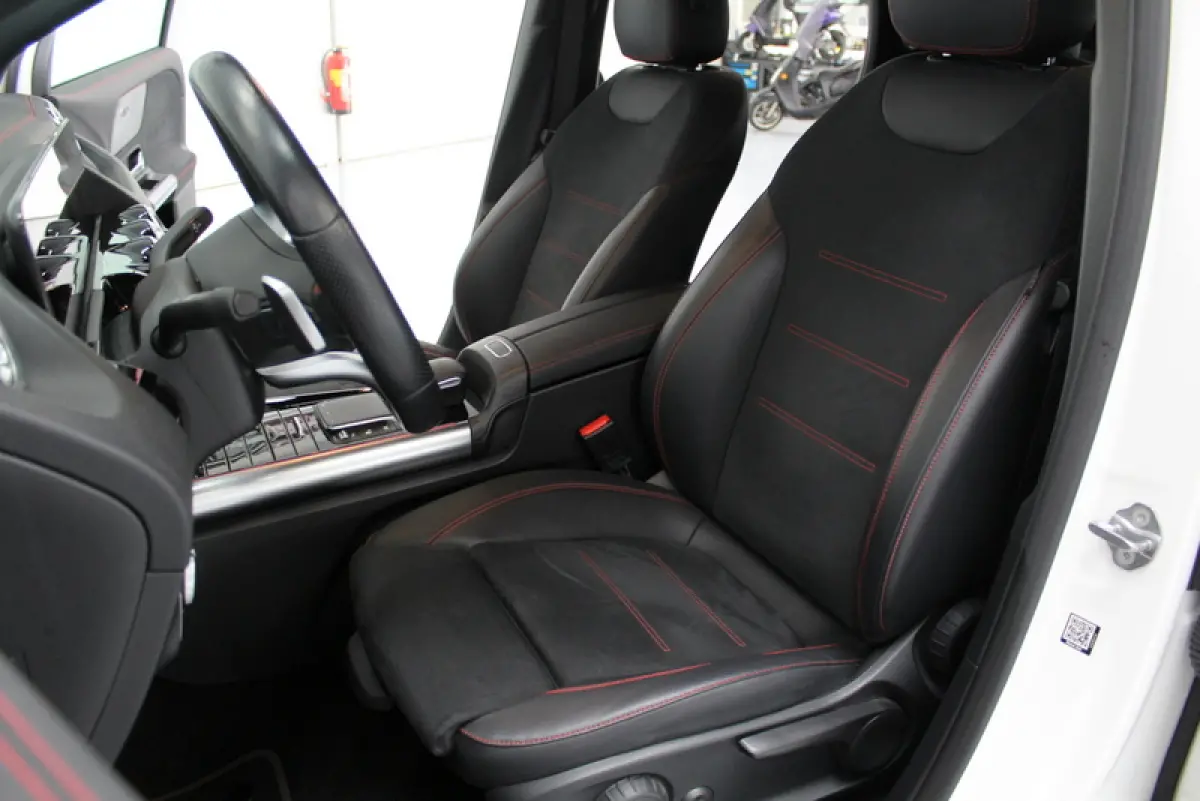 250 AMG Line 67 kWh 191PK, RIJKLAAR | ALCANTARA/LEER | CAMERA | STOELVERWARMING | 20" LM-VELGEN