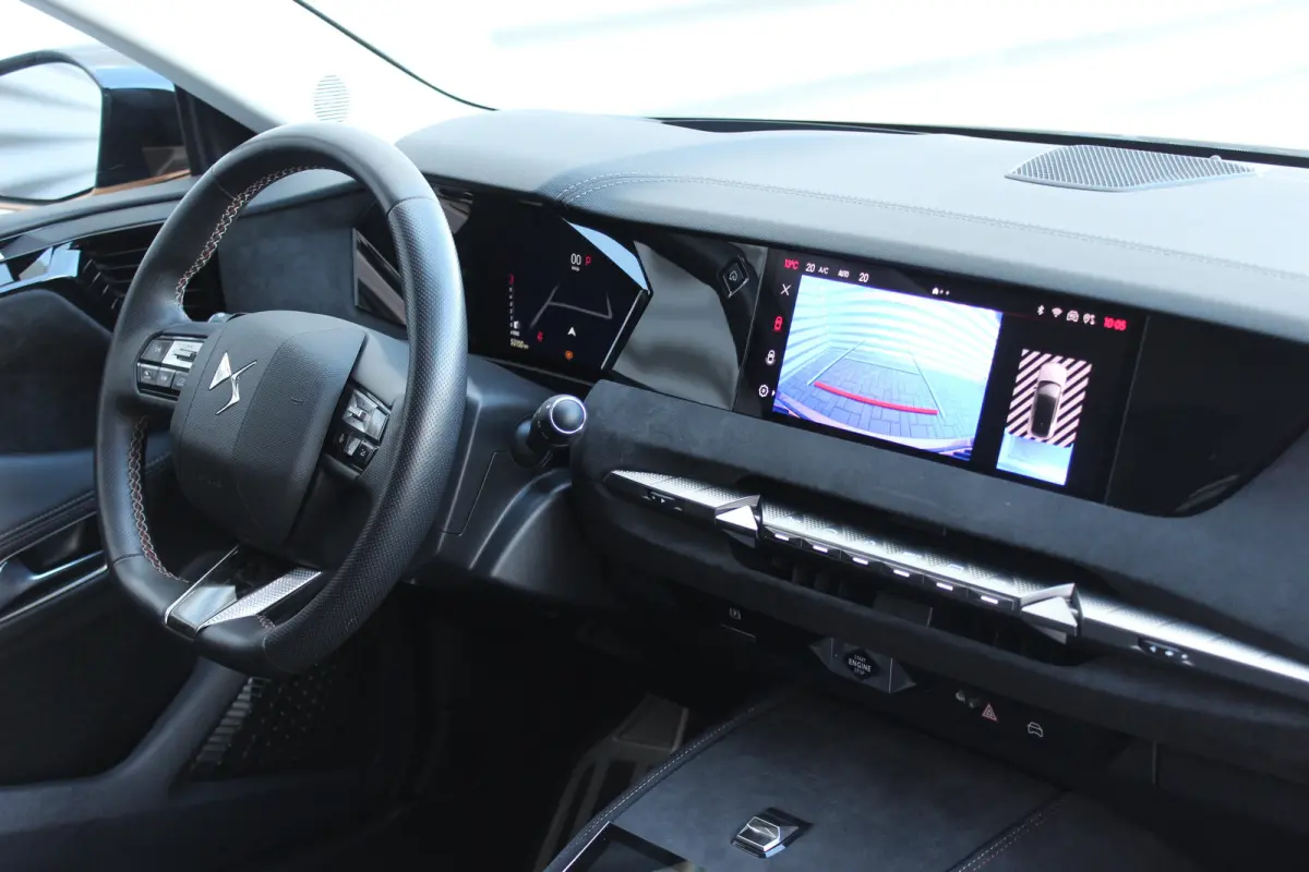 1.2 PURETECH 130PK PERFORMANCE LINE+ AUTOMAAT / NAVI / LEDER / CLIMA / FULL-LED / PDC / 19" LMV / CAMERA / KEYLESS / BLUETOOTH / ADAPT. CRUISECONTROL / 1E EIGENAAR / NIEUWSTAAT !!