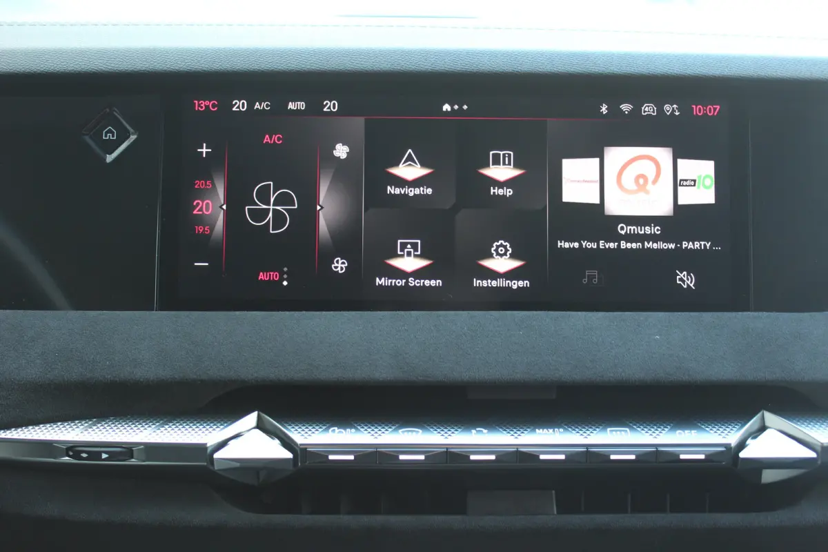 1.2 PURETECH 130PK PERFORMANCE LINE+ AUTOMAAT / NAVI / LEDER / CLIMA / FULL-LED / PDC / 19" LMV / CAMERA / KEYLESS / BLUETOOTH / ADAPT. CRUISECONTROL / 1E EIGENAAR / NIEUWSTAAT !!