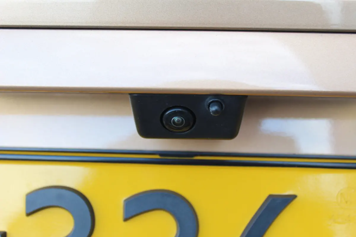 1.2 PURETECH 130PK PERFORMANCE LINE+ AUTOMAAT / NAVI / LEDER / CLIMA / FULL-LED / PDC / 19" LMV / CAMERA / KEYLESS / BLUETOOTH / ADAPT. CRUISECONTROL / 1E EIGENAAR / NIEUWSTAAT !!