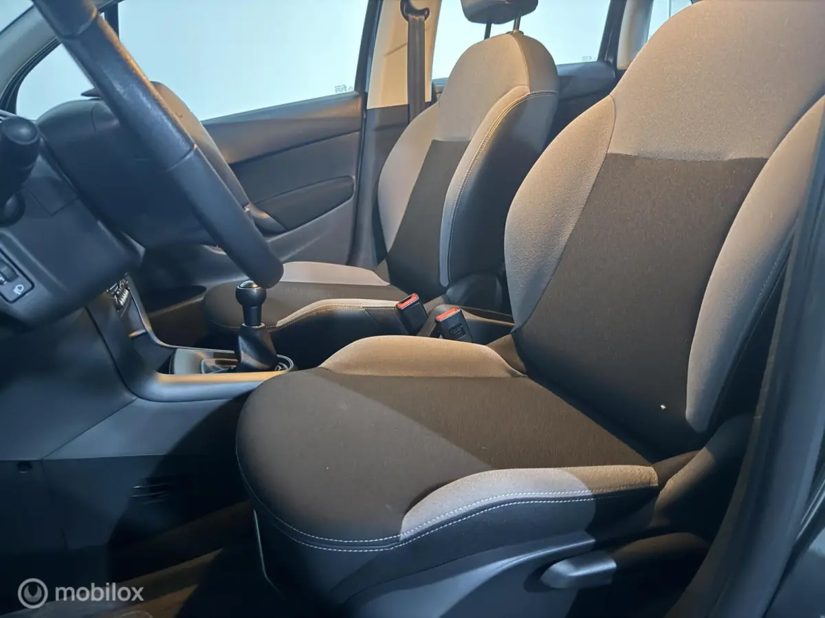 1.0 PureTech Attraction/ Airco/ Lage km’s 56000km