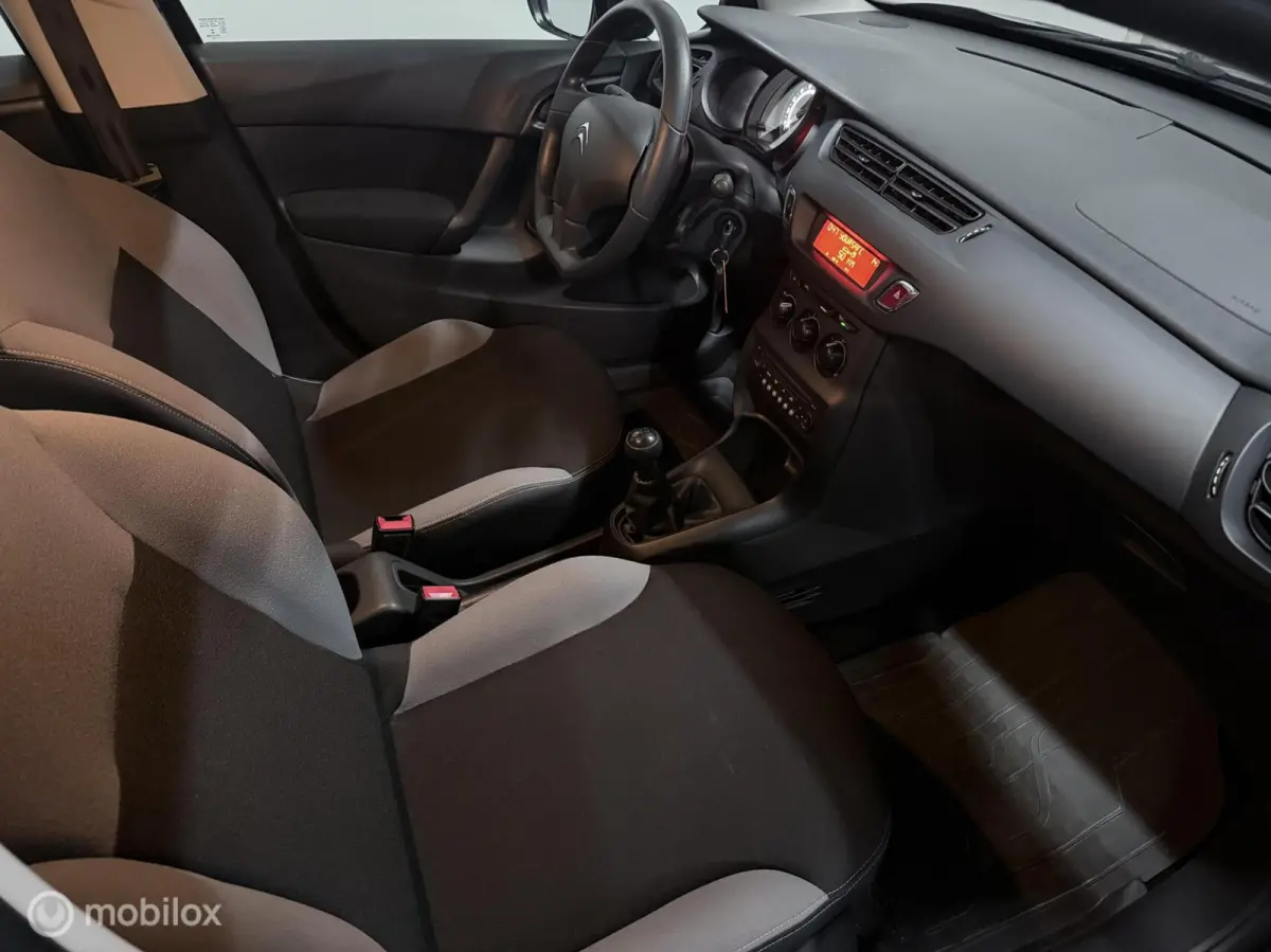 1.0 PureTech Attraction/ Airco/ Lage km’s 56000km