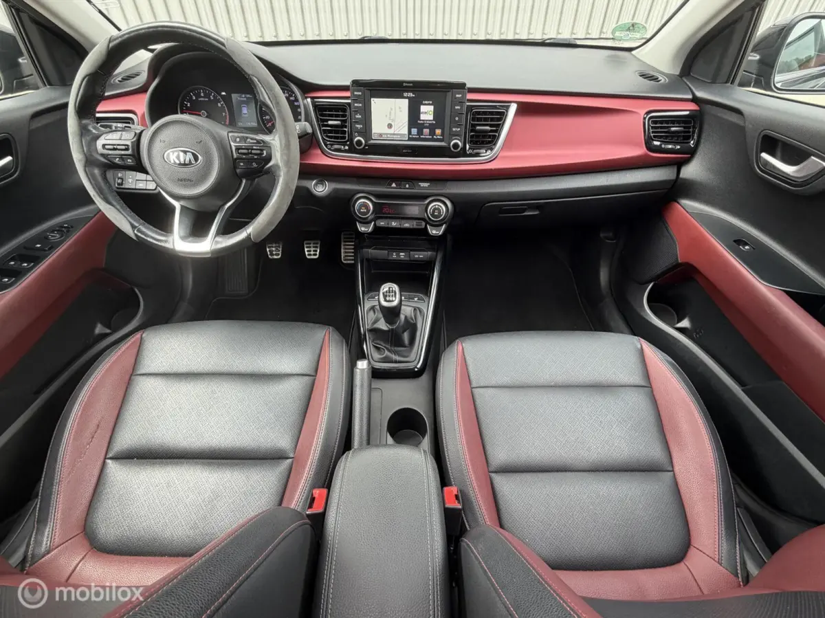 1.0 TGDI 120PK Platinum / Schuifdak / Leer / Carplay / Stoel+Stuurverwarming / Camera / DAB+ / NAP