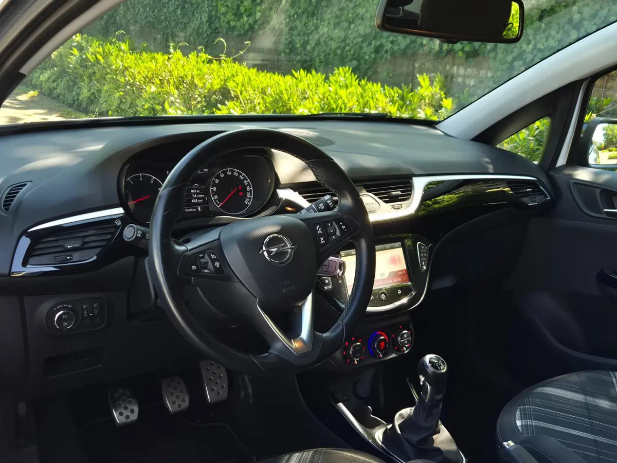 1.4 16V Cosmo Sport Pakket Navi Stuurverwarming Line Assist Cruise Control NAP 1.4-16V Cosmo
