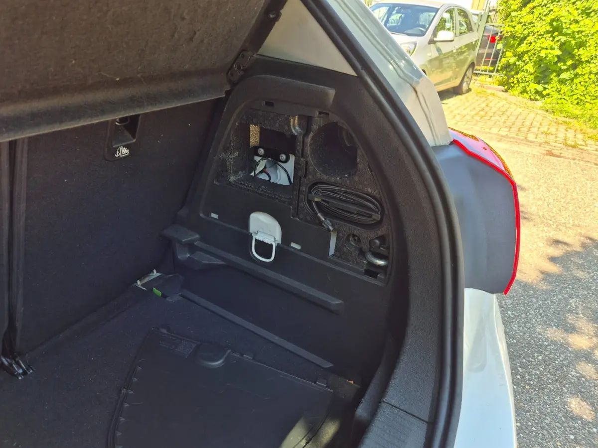 1.4 16V Cosmo Sport Pakket Navi Stuurverwarming Line Assist Cruise Control NAP 1.4-16V Cosmo