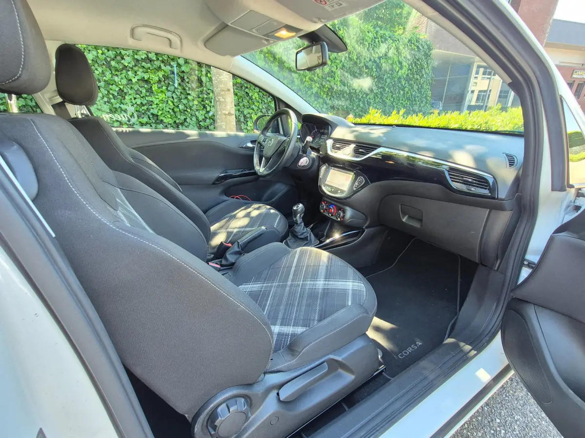 1.4 16V Cosmo Sport Pakket Navi Stuurverwarming Line Assist Cruise Control NAP 1.4-16V Cosmo