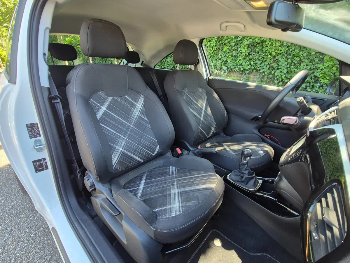 1.4 16V Cosmo Sport Pakket Navi Stuurverwarming Line Assist Cruise Control NAP 1.4-16V Cosmo