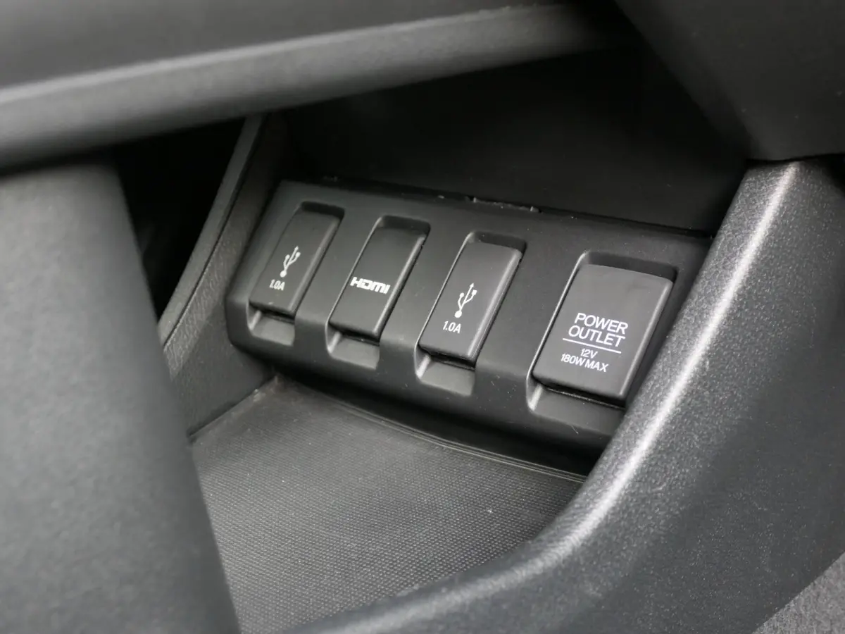 1.5 i-VTEC Executive | Panoramadak | Half leder | Achteruitrijcamera | Keyless entry | Volledig dealer onderhouden | Climate Control | Hoge instap | Automaat
