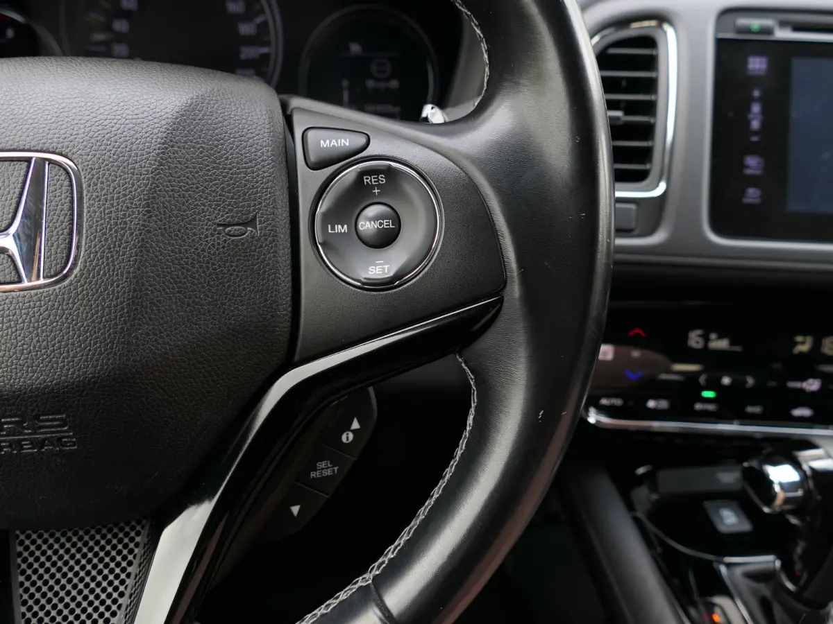 1.5 i-VTEC Executive | Panoramadak | Half leder | Achteruitrijcamera | Keyless entry | Volledig dealer onderhouden | Climate Control | Hoge instap | Automaat