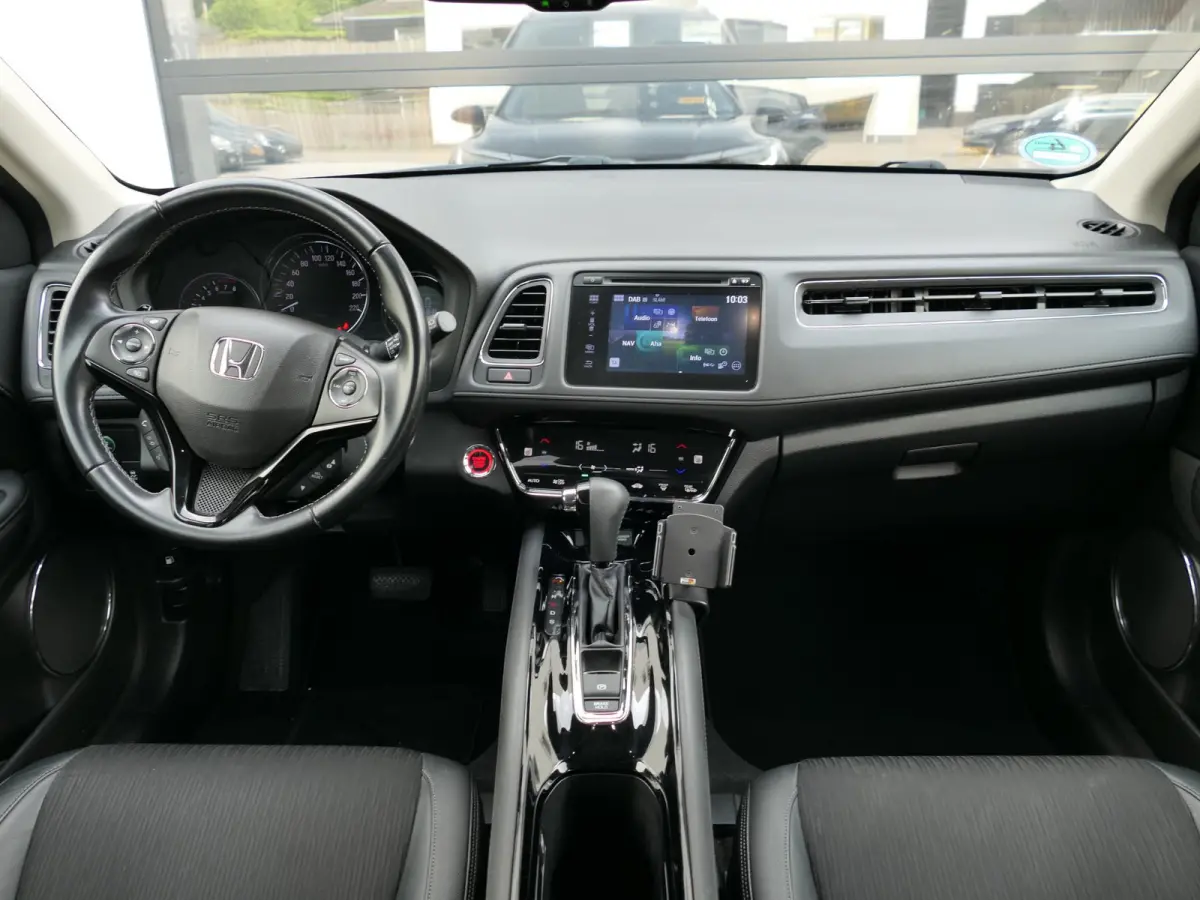1.5 i-VTEC Executive | Panoramadak | Half leder | Achteruitrijcamera | Keyless entry | Volledig dealer onderhouden | Climate Control | Hoge instap | Automaat