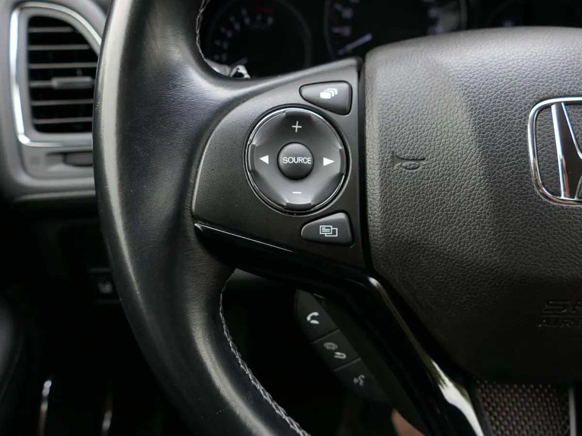 1.5 i-VTEC Executive | Panoramadak | Half leder | Achteruitrijcamera | Keyless entry | Volledig dealer onderhouden | Climate Control | Hoge instap | Automaat
