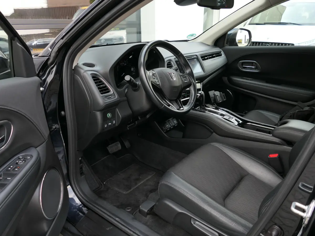 1.5 i-VTEC Executive | Panoramadak | Half leder | Achteruitrijcamera | Keyless entry | Volledig dealer onderhouden | Climate Control | Hoge instap | Automaat