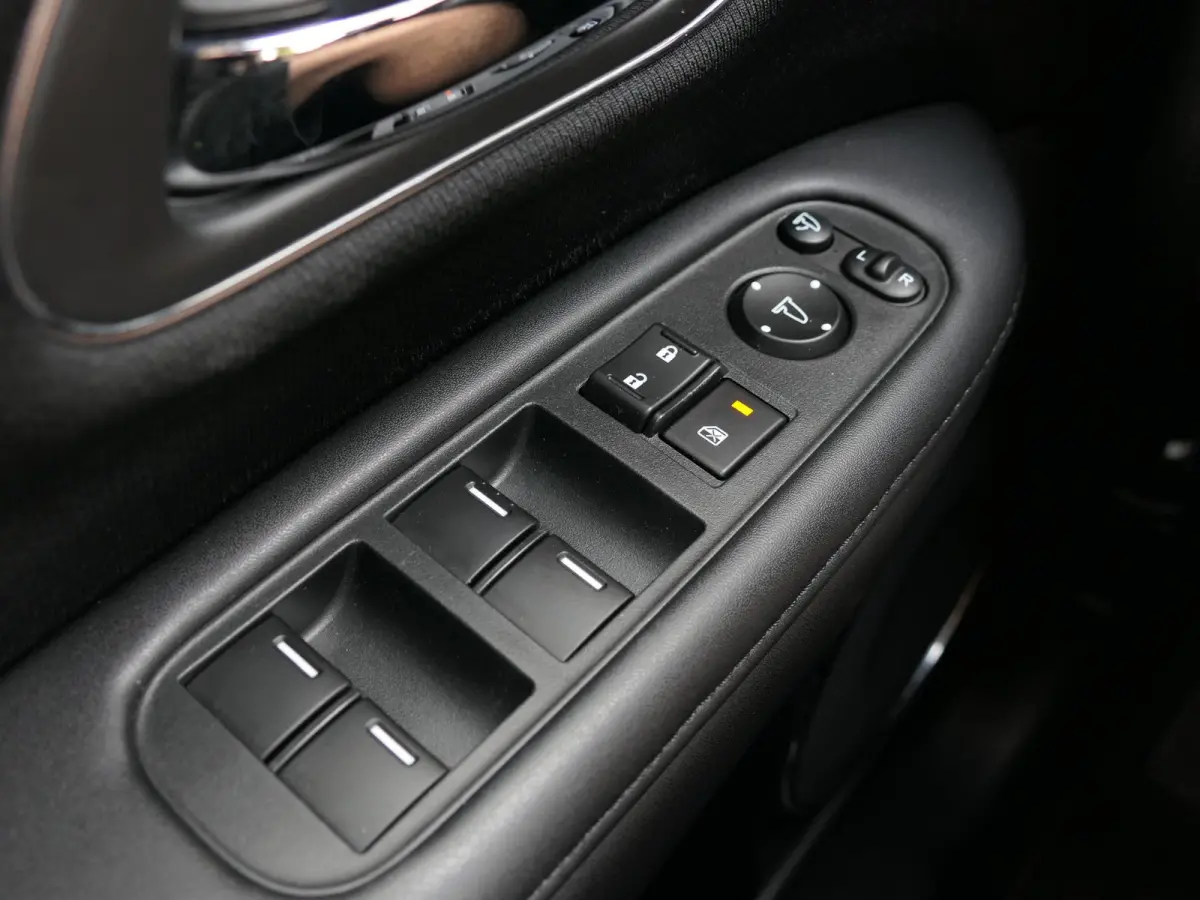 1.5 i-VTEC Executive | Panoramadak | Half leder | Achteruitrijcamera | Keyless entry | Volledig dealer onderhouden | Climate Control | Hoge instap | Automaat