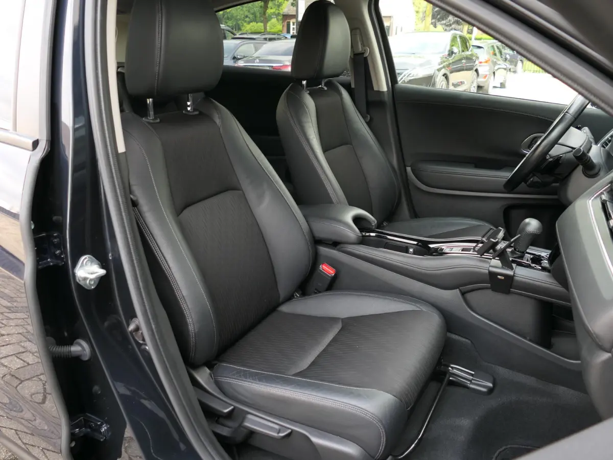 1.5 i-VTEC Executive | Panoramadak | Half leder | Achteruitrijcamera | Keyless entry | Volledig dealer onderhouden | Climate Control | Hoge instap | Automaat