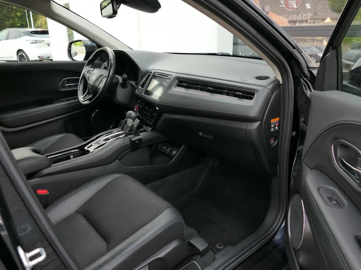 1.5 i-VTEC Executive | Panoramadak | Half leder | Achteruitrijcamera | Keyless entry | Volledig dealer onderhouden | Climate Control | Hoge instap | Automaat