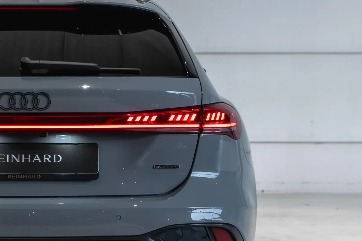 Avant 2.0 Quattro S edition Competition / 5 jaar Garantie / Audi Exclusive Nardo Grey / Trekhaak / Pano / S Interieur