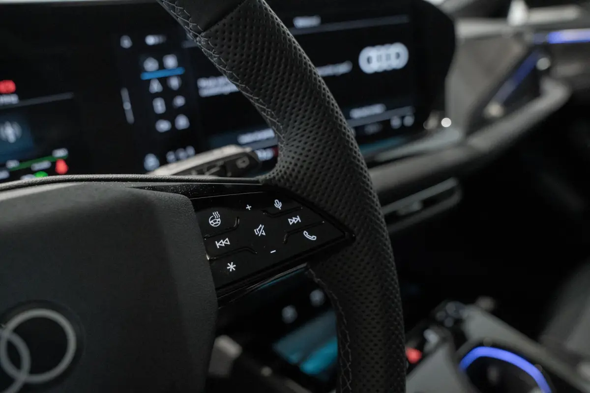 Avant 2.0 Quattro S edition Competition / 5 jaar Garantie / Audi Exclusive Nardo Grey / Trekhaak / Pano / S Interieur