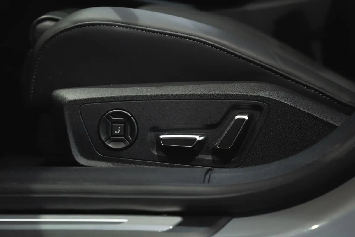 Avant 2.0 Quattro S edition Competition / 5 jaar Garantie / Audi Exclusive Nardo Grey / Trekhaak / Pano / S Interieur