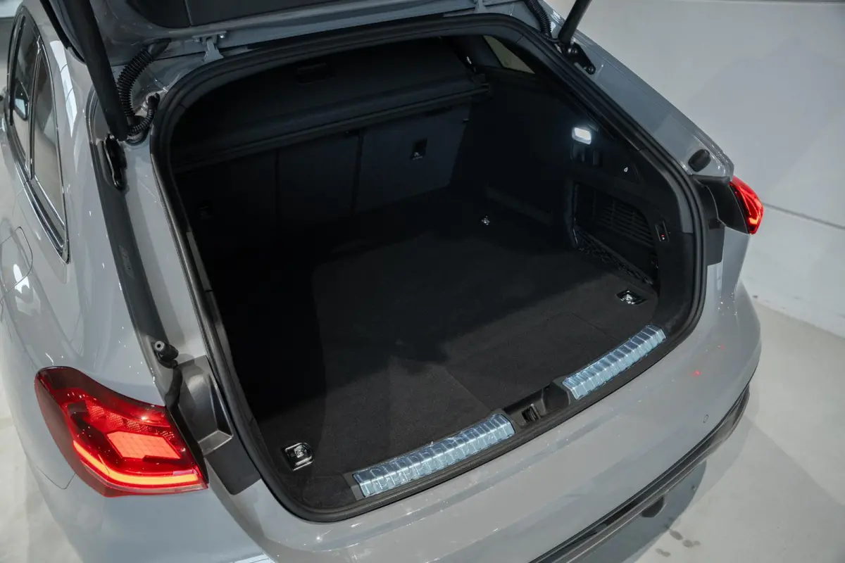 Avant 2.0 Quattro S edition Competition / 5 jaar Garantie / Audi Exclusive Nardo Grey / Trekhaak / Pano / S Interieur