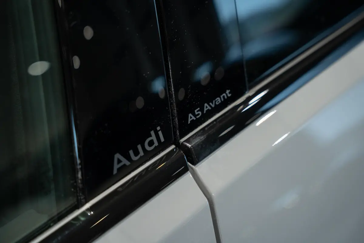 Avant 2.0 Quattro S edition Competition / 5 jaar Garantie / Audi Exclusive Nardo Grey / Trekhaak / Pano / S Interieur