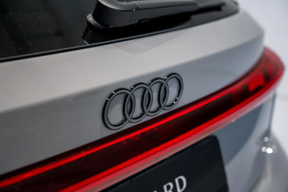 Avant 2.0 Quattro S edition Competition / 5 jaar Garantie / Audi Exclusive Nardo Grey / Trekhaak / Pano / S Interieur