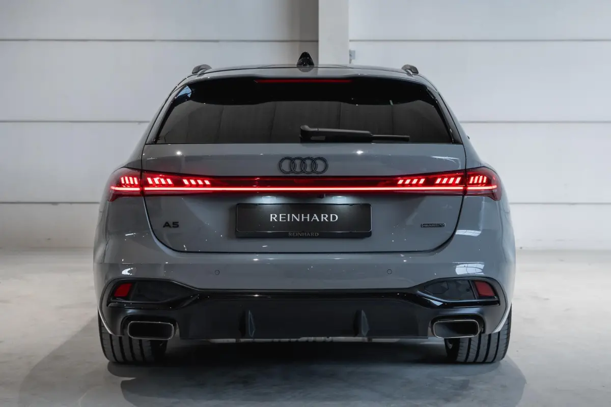 Avant 2.0 Quattro S edition Competition / 5 jaar Garantie / Audi Exclusive Nardo Grey / Trekhaak / Pano / S Interieur