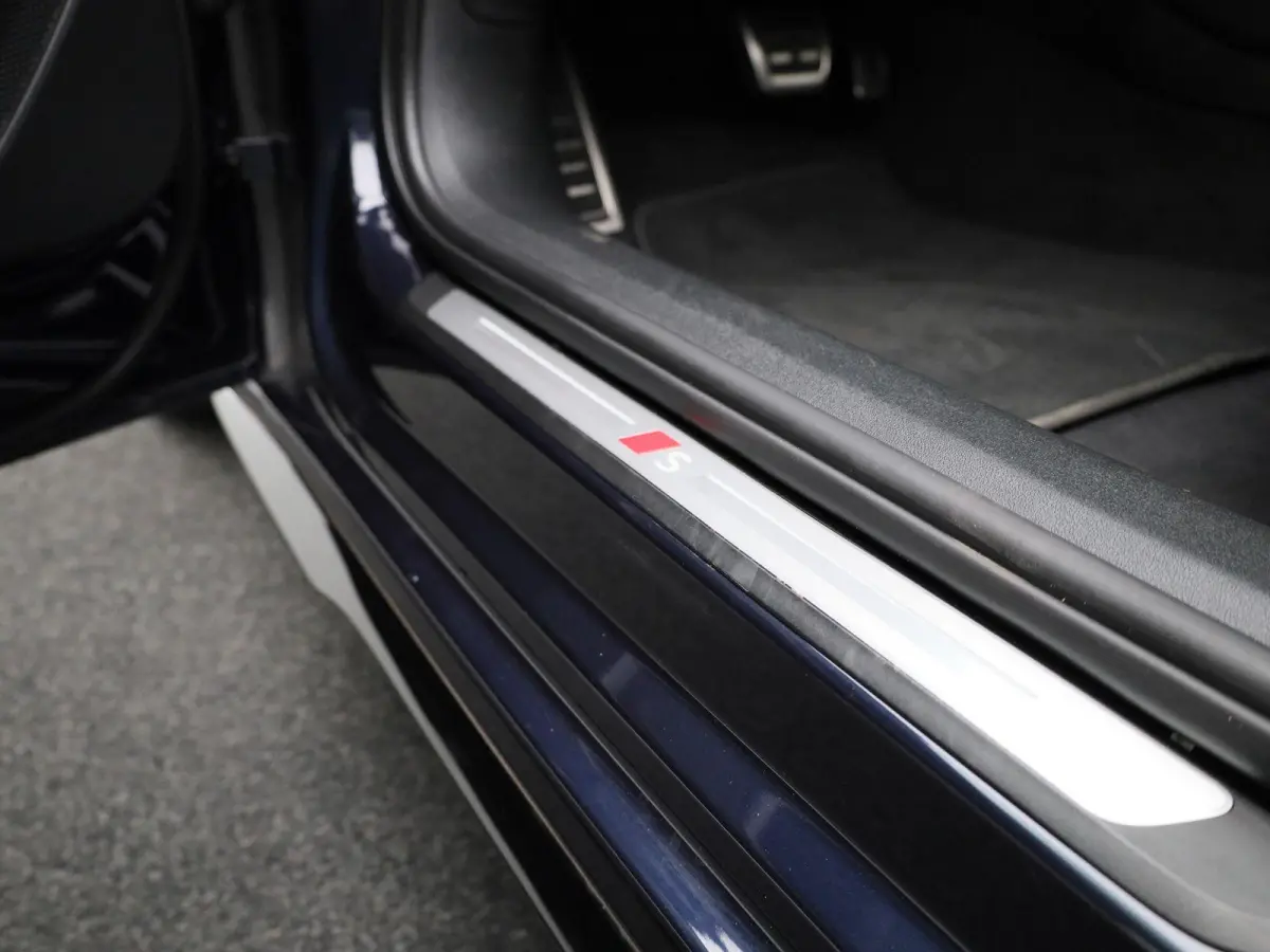 Avant 2.0 quattro S edition Competition 367 PK | S-line | Automaat | 360 Camera | Panorama glasdak | Adaptive Cruise Control | Stoelverwarming | Virtual Cockpit | LED Matrix | Lichtmetalen v