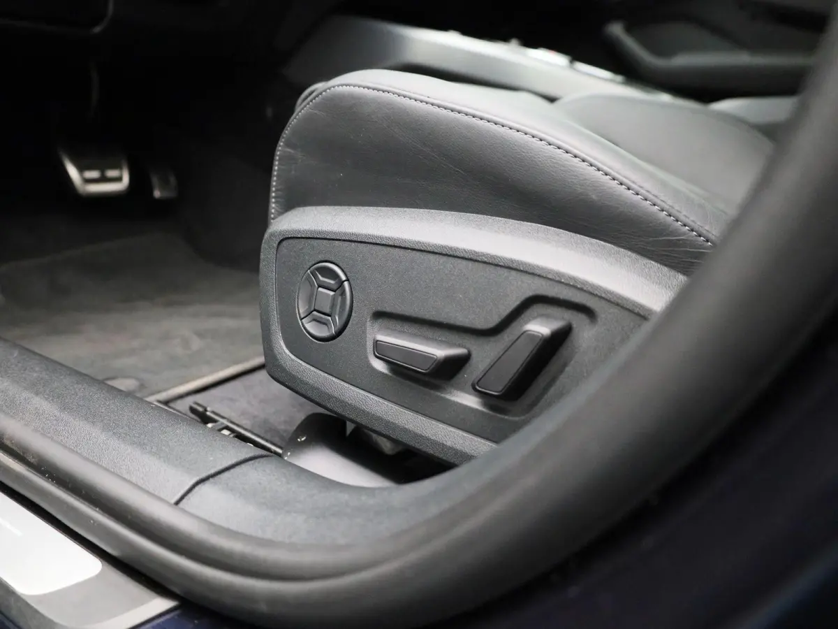 Avant 2.0 quattro S edition Competition 367 PK | S-line | Automaat | 360 Camera | Panorama glasdak | Adaptive Cruise Control | Stoelverwarming | Virtual Cockpit | LED Matrix | Lichtmetalen v