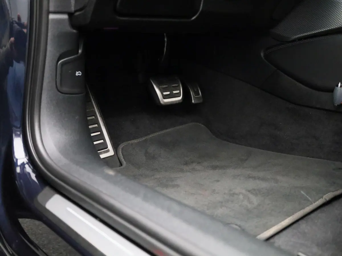 Avant 2.0 quattro S edition Competition 367 PK | S-line | Automaat | 360 Camera | Panorama glasdak | Adaptive Cruise Control | Stoelverwarming | Virtual Cockpit | LED Matrix | Lichtmetalen v