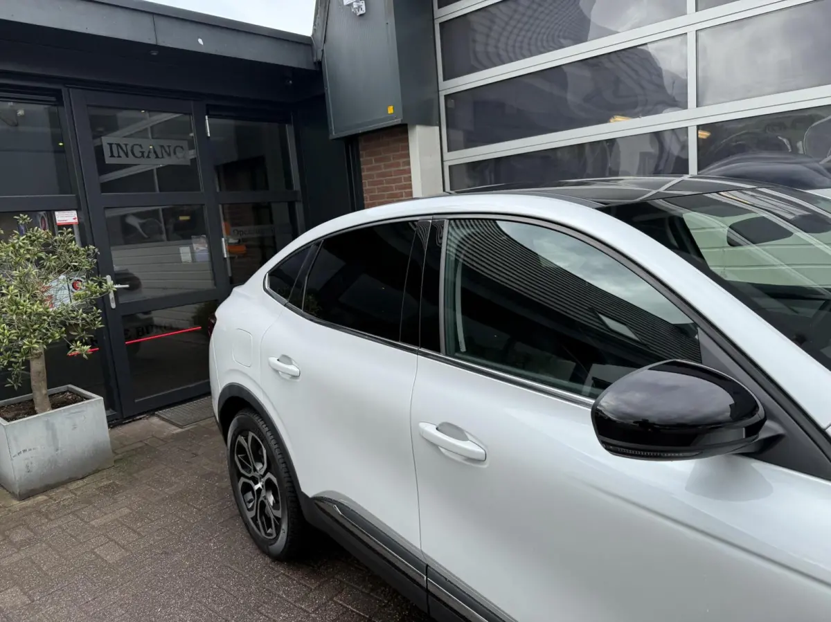 1.6 E-Tech Hybrid 145 Intens *ALL-IN PRIJS*